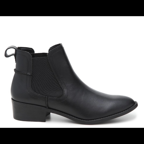 Steve Madden Shoes - WOMENS Steve Madden Drape Chelsea boot in size 7